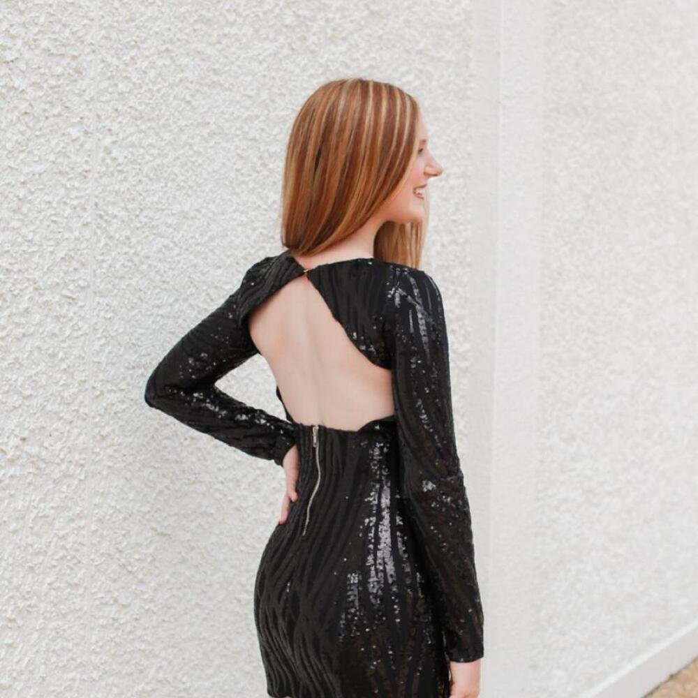 NWT homecoming cocktail Black sequin mini dress with longsleeve open back in XS